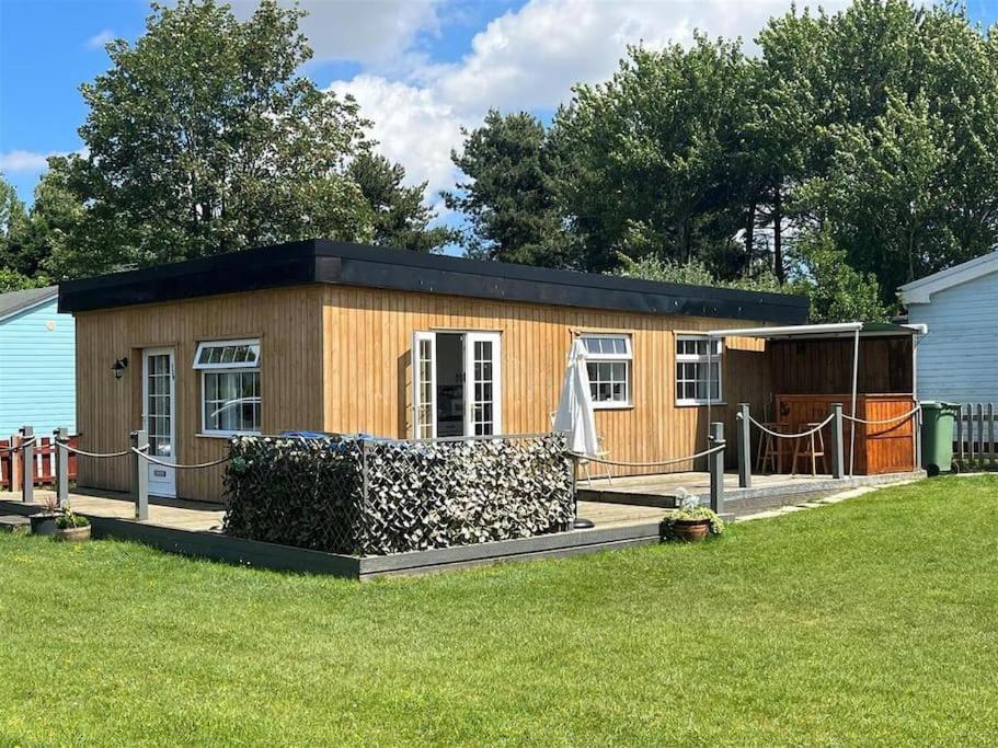 The Chalet By Hip Haus Humberston Extérieur photo